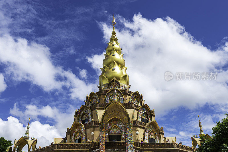 佛寺那Pha Son Kaew，是泰国碧差府考考区的一个重要而著名的地方。